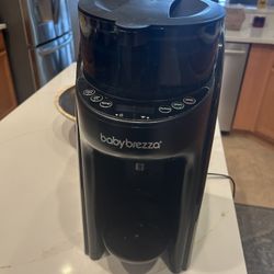 Baby Brezza-LIKE NEW 