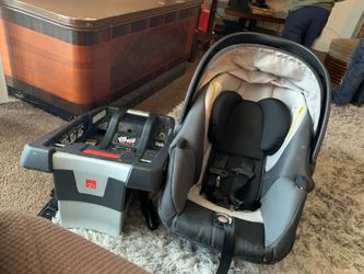 GB INFANT CARSEAT AND BASE. UNISEX