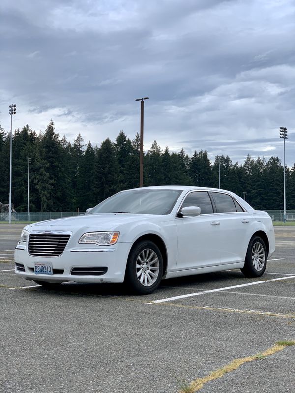 2011 Chrysler 300 for Sale in Tacoma, WA - OfferUp
