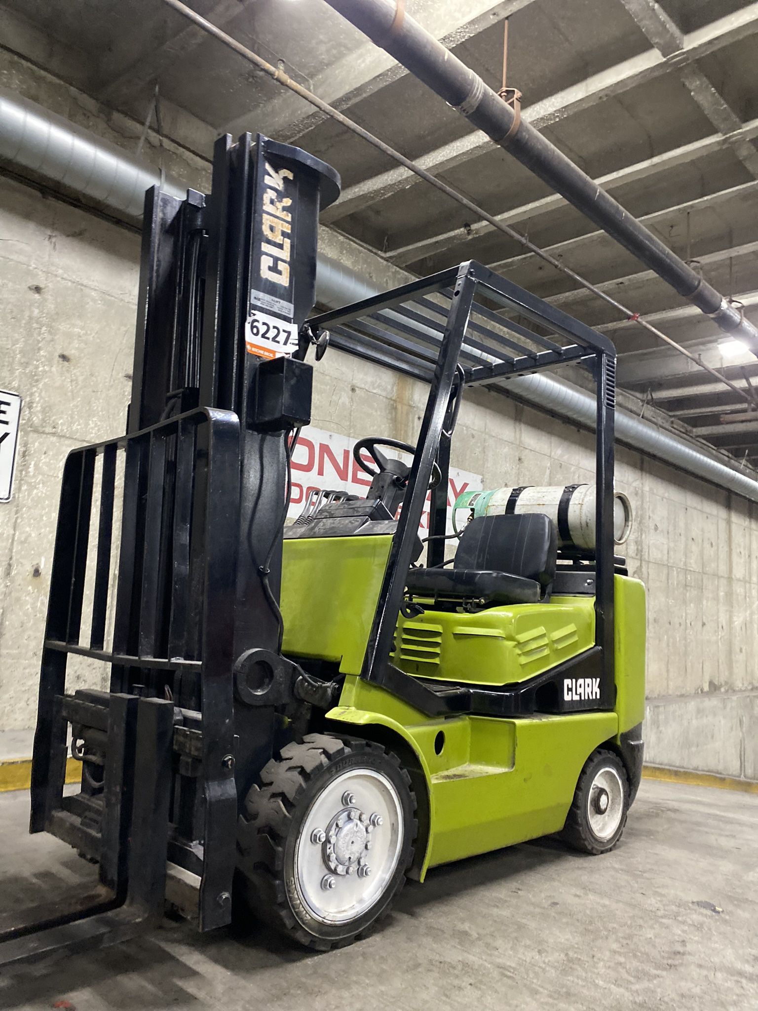 CLARK forklift for sale , 5500 lb 