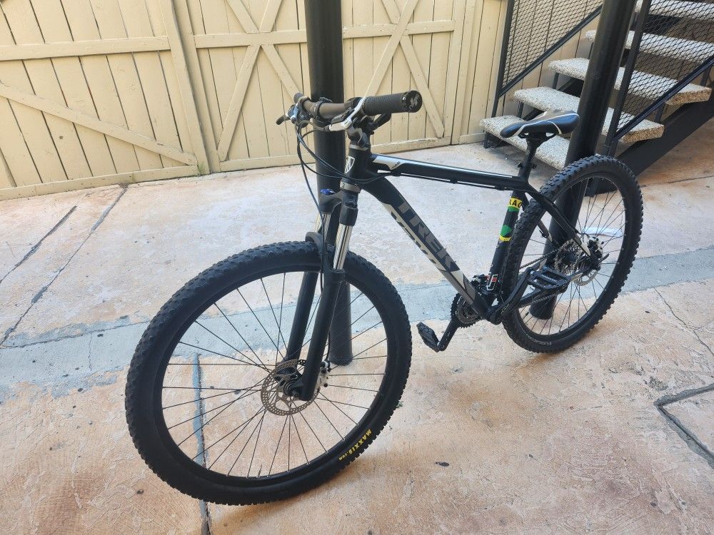 TREK Mountain Bike