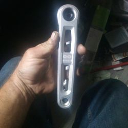 Aluminum 3 Piece Cranks And Bottom Bracket