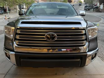 Toyota Tundra Headlights and Fog lights