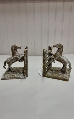 Cast iron horse at fence bookends- Located in Shelton