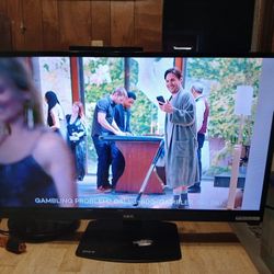 32-in NEC TV Plus Computer Monitor With All The Bells And Whistles $80