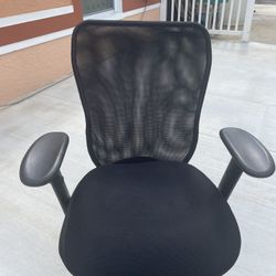 desk chair in good condition and clean goes up low turns and rolls and goes down and up arms very good