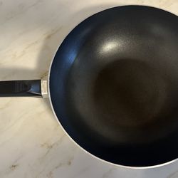 Wide Frying Pan