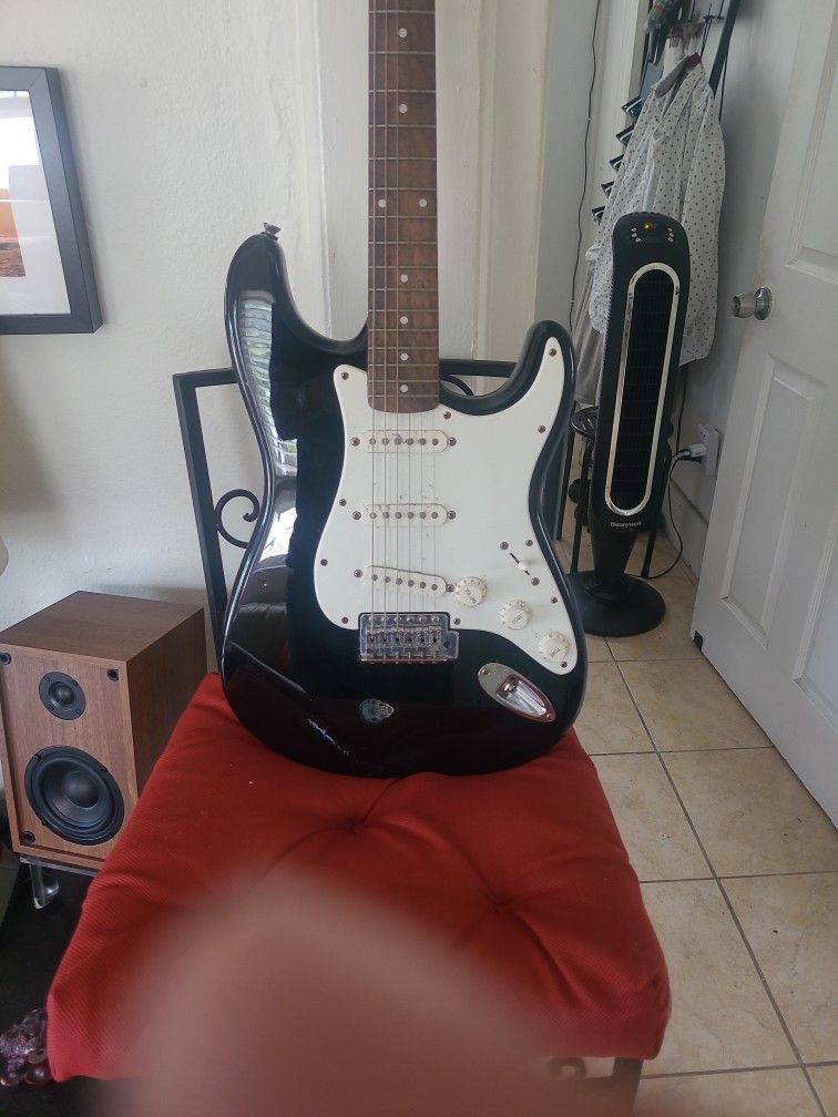 Guitar Fender Squire Strat IF IT'S UP ITS AVAIL..