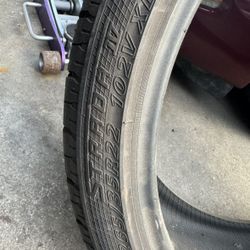 One 265/35/22 Tire In Good Condition