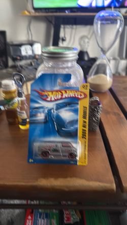 Treasure hunt 2008 Hot Wheels New Models Custom 77 Dodge Van Purple Brown Silver W/Case NEW (3