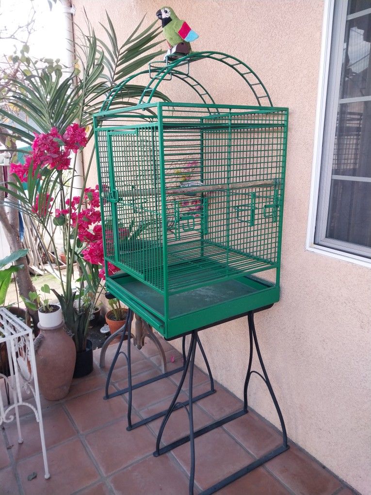 HEAVY DUTY PARROT CAG(AMERCAN CAGE BRAND) IN EXCELLENT CONDITION