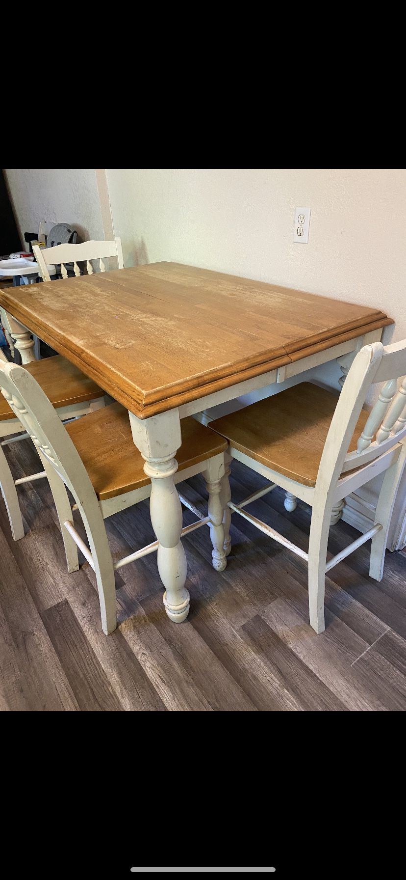 Dining Room Table With Chairs 