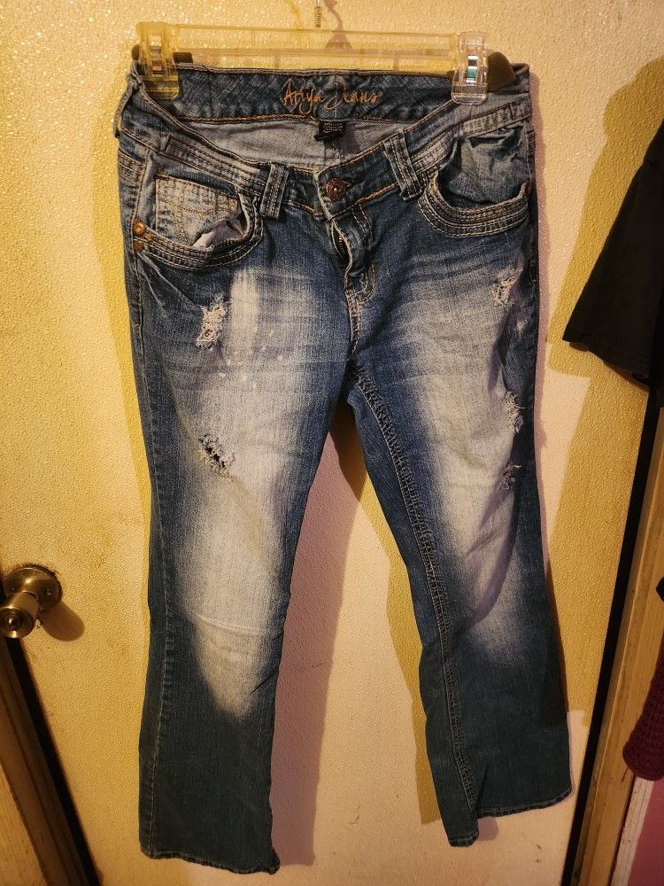 Ariya Jeans 11/12