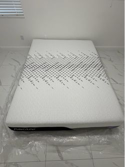 Brand new queen mattress for sale !!!