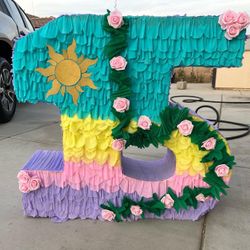 Tangled Theme 15 Pinata 