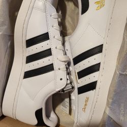 Adidas Superstar SNOWFALL Edition for Sale in Los Angeles, CA - OfferUp