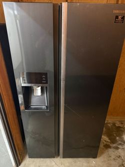 Samsung Food Showcase Side-by-Side Refrigerator