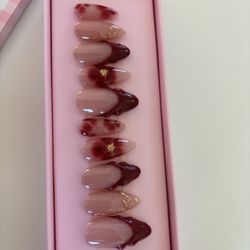 Valentine’s Day Press Ons 😍