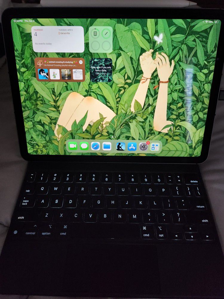 iPad Air 4th Gen 64GB with Apple Pencil and Magic Keyboard