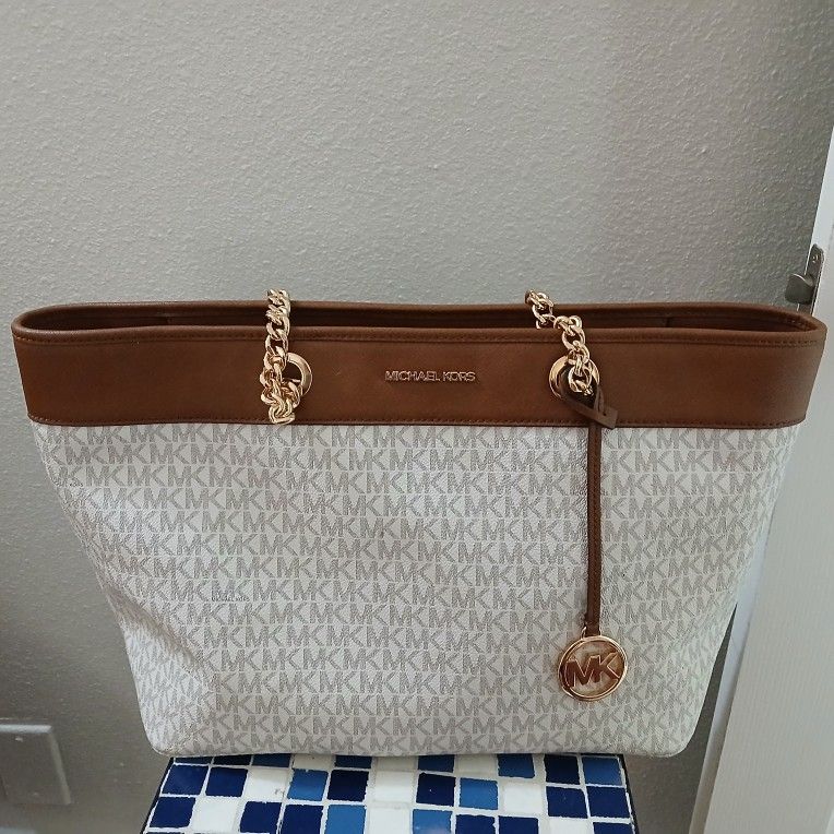 Authentic Michael Kors Tot Bag