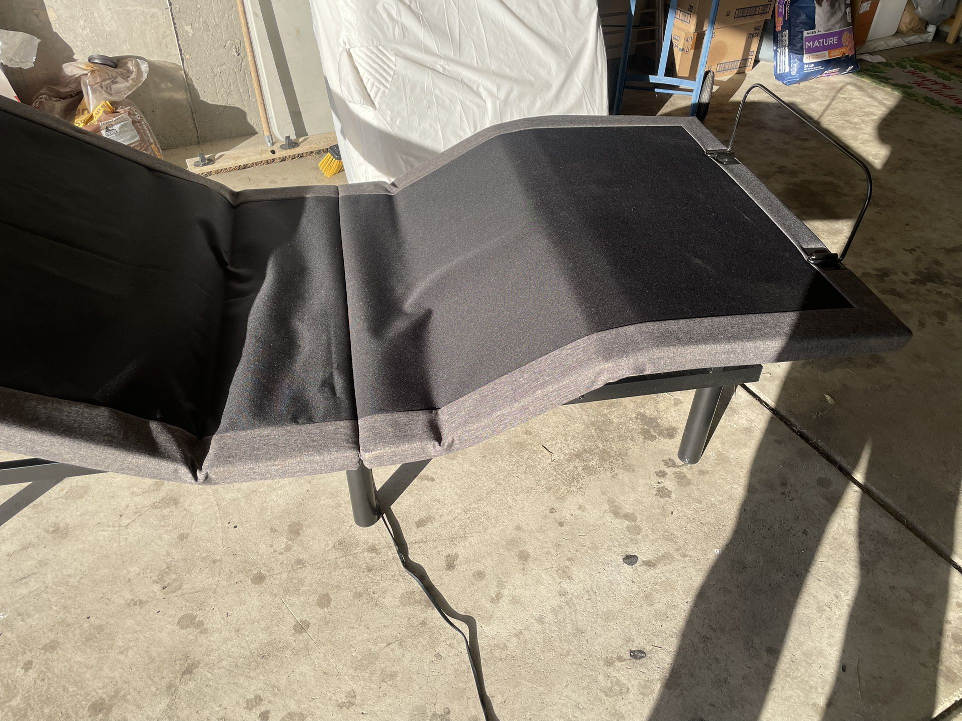 ADJUSTABLE BED & MATTRESS