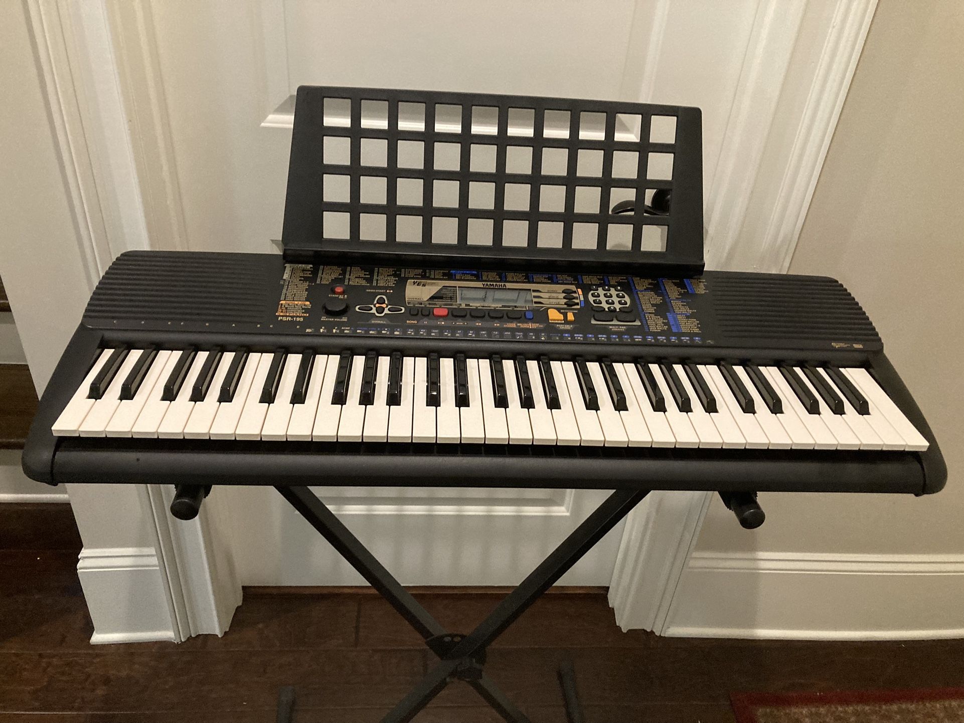 YAMAHA PSR-195 KEYBOARD