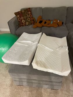 Baby bath ton and changing pads