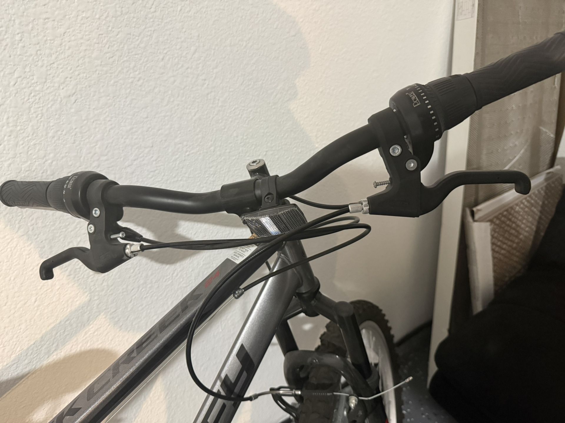 24" Huffy Rock Creek Mountain Bicycle, 12 to 19 Years Old, 18-Speeds, Grey