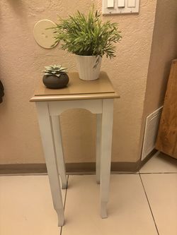 Night stand table great condition