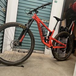 2021 Santa Cruz Hightower Medium Aluminum Frame