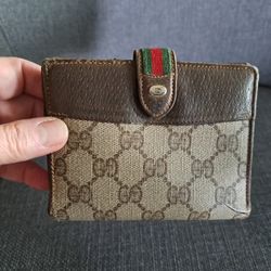 Vintage Gucci Wallet - Please See Photos & Description 