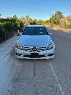Mercedes Benz 2011 c class 300