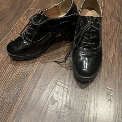 Black Business Shoes. Saddle Shoe With Chunky Heel