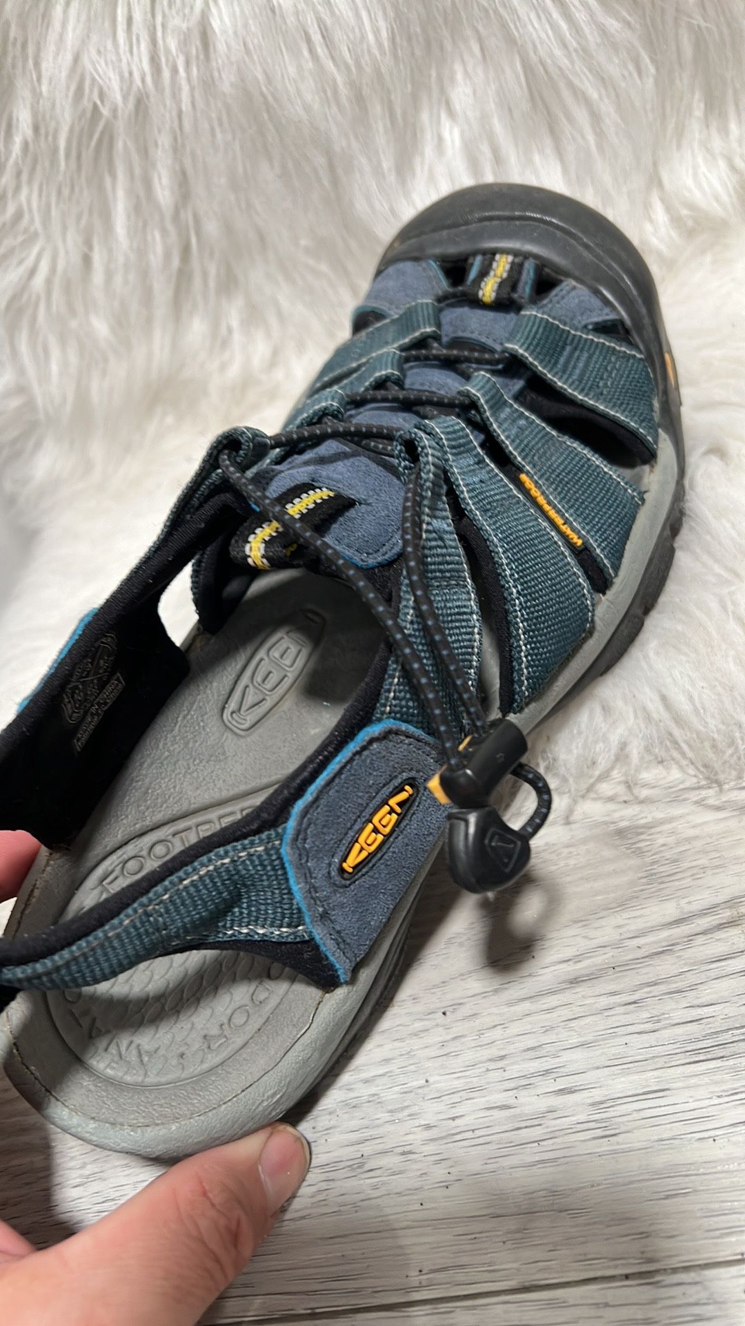 Keen hiking sandals blue size 9.5