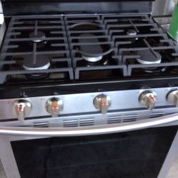 Samsung Gas Stove W/ Convention Oven 