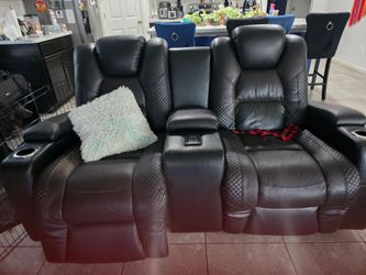 Theater style with center console