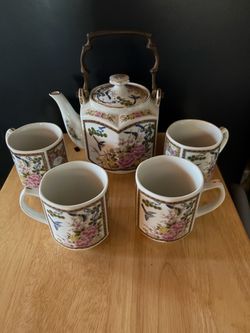 Japanese teapot and cups