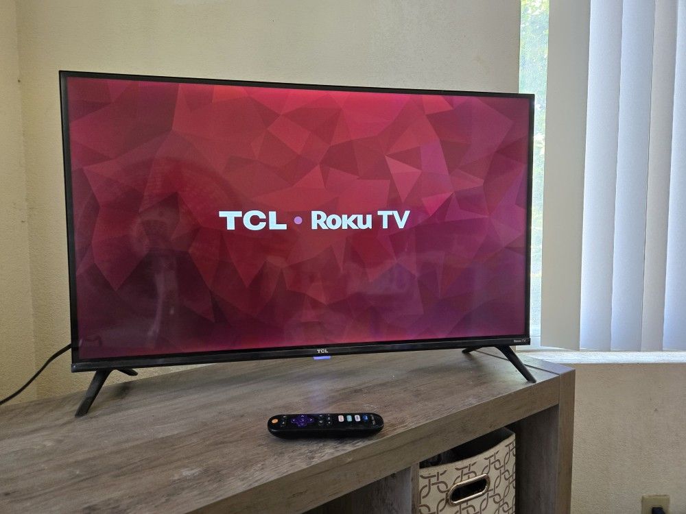32 Inch TCL Roku TV
