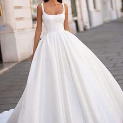 Milla Nova Gabrielle Princess Wedding Gown Dress Size 8 US, 38-40 EU