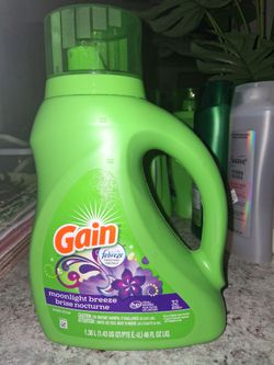 Liquid laundry detergent 46 Oz moonlight breeze