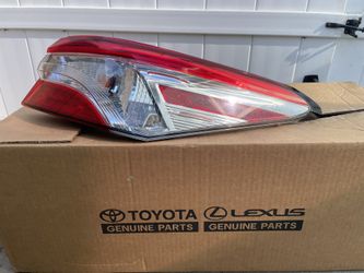 Toyota Camry Taillight New 2018-20