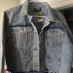 Woman’s Jean Jacket Sz L