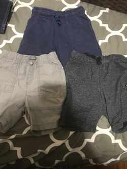 Boys play shorts size 5 - lot of 3