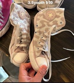 Kids shoes size 3.5youth