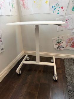 Standing desk
