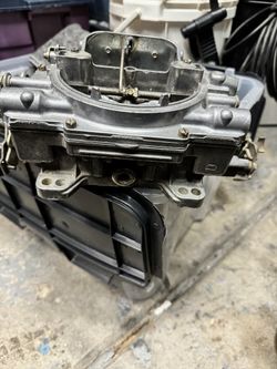 Edelbrock 4 Barrel Carburator. Rebuilt