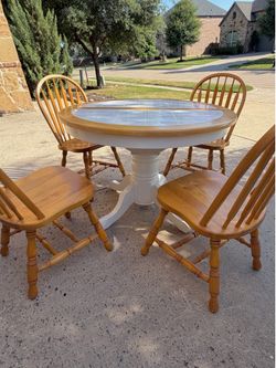 Dining table and 4 chairs