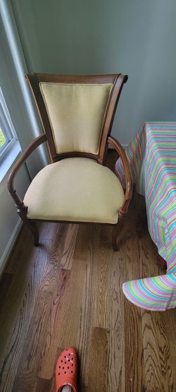 Super Comfy Wood Dinning Chair It