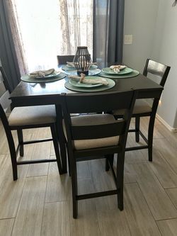 Beautiful Gray and Cream table set