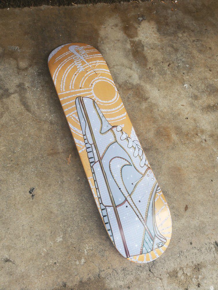 Skateboard Nike Dunk Hot Rod Skateboard Deck 27 Out Of Limited RARE for Sale in Huntington CA - OfferUp
